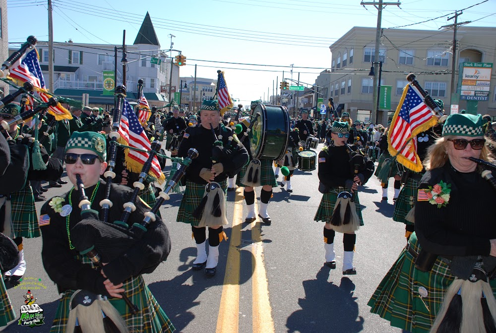 Pipers and drummers of the Jersey Shore Shillelagh marching together